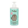 Pusheen nawilżające mydło antybakteryjne w białej butelce z pompką z miętową etykietą przedstawione na białym tle
